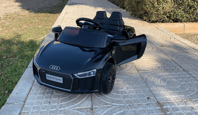 Licensed Audi R8 Spyder 12V Electric Ride On Car (Black)