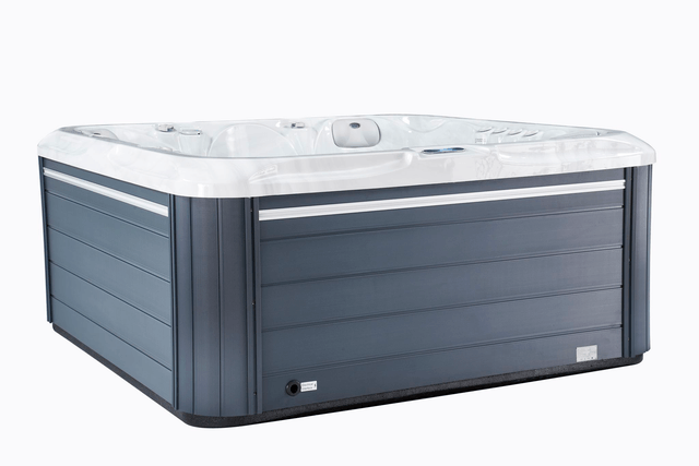 The Aquarius + 5 Person Hot Tub